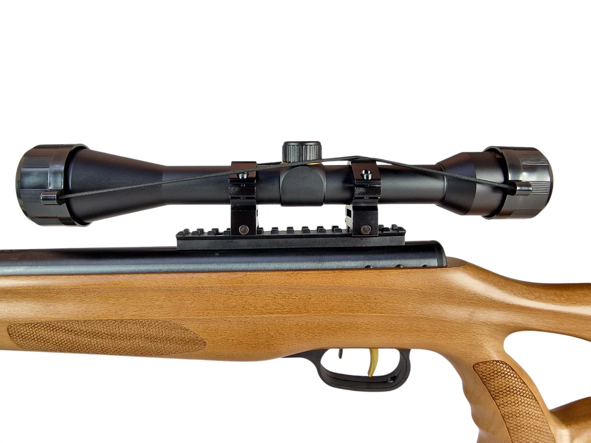 Karabinek wiatrówka BEEMAN 10620 4,5mm spr. 1-strzał z lunetą 6x40 drewno do17J (B-10620) - widok 5