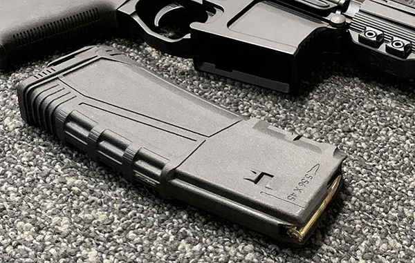 Magazynek Leapers UTG Pro AR15 .223 / 5.56 polimerowy, czarny (RBUAM01)