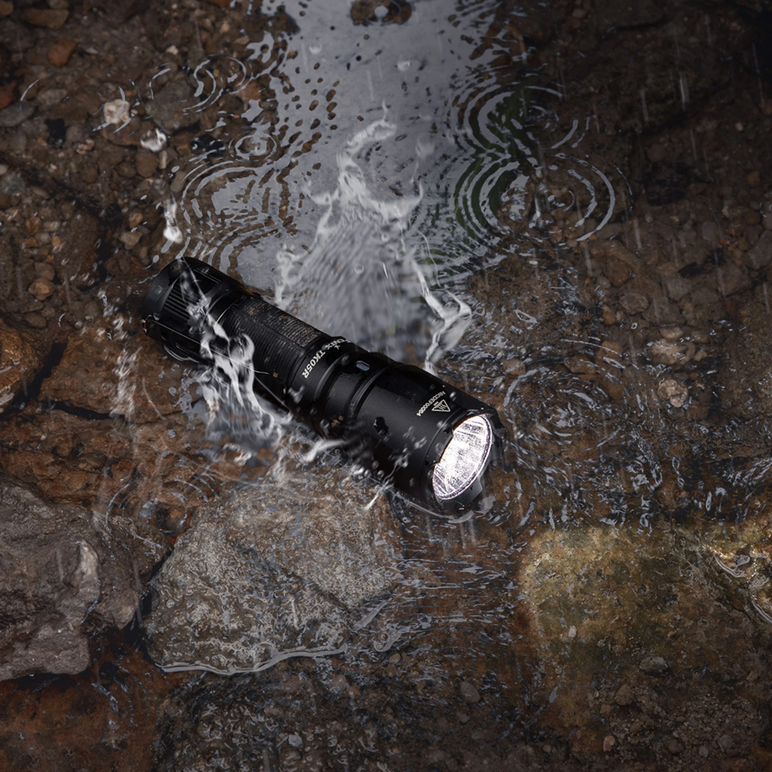 Latarka taktyczna LED TK05R (039-610) FENIX - widok 8