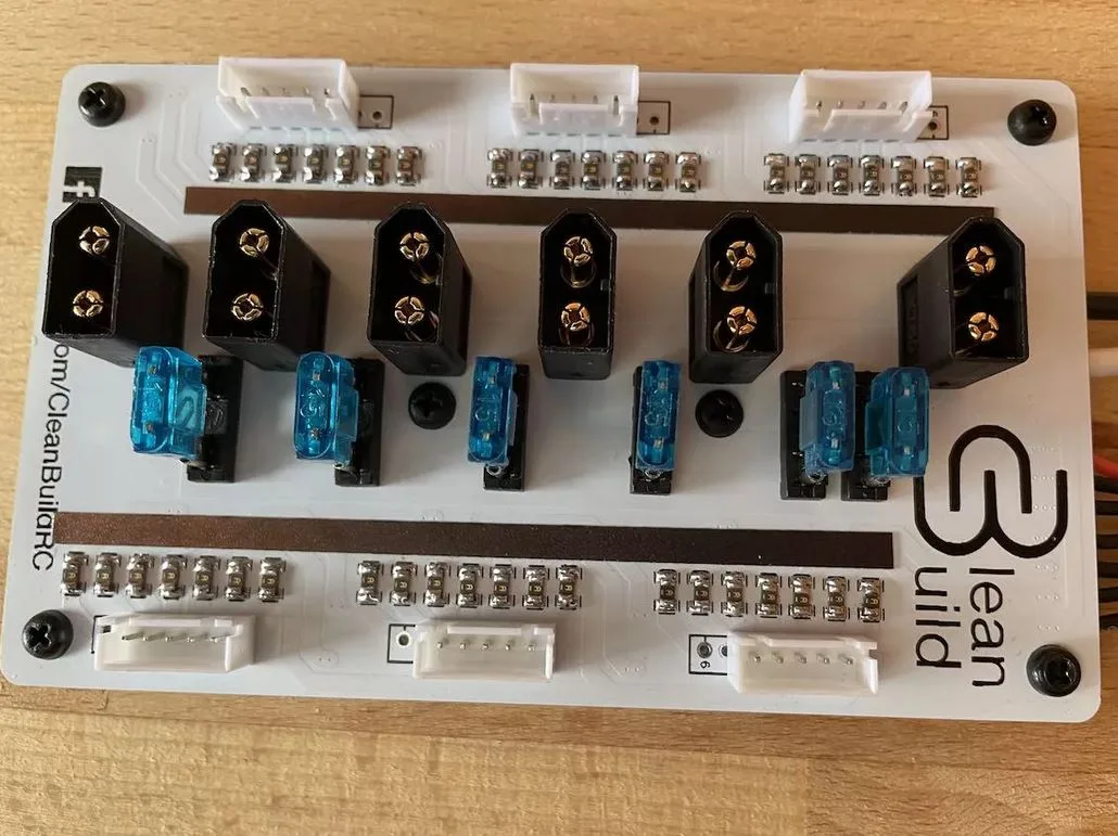 Płytka równoległego ładowania 1-6S CleanBuild CleanBoard Fuse Kit