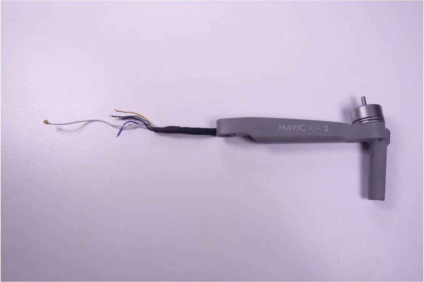 Przednie prawe ramię z silnikiem DJI Mavic Air 2