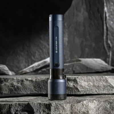 Latarka Ledlenser P7R Smoked Blue (503265) - widok 3