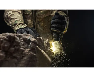 Latarka Armytek Predator Pro Max Magnet USB (F08201PC) - widok 5