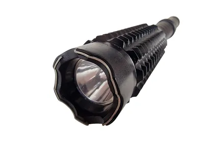Latarka z paralizatorem GUARD Tornado Baton - pałka (YC-1118) - widok 3