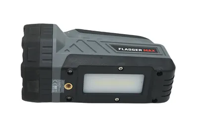Latarka szperacz FLAGGER MAX 1800lm, ładowalna, zestaw (akumulator 5200mAh, kabel usb C, pasek na ramię), pudełko