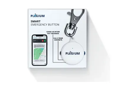 Plegium Smart Emergency Button white +GPS+SMS+TEL (SEB-ENG-WH-E) to przenośny brelok alarmowy z funkcją automatycznego wysyłania wiadomości SMS o zagrożeniu oraz lokalizacją GPS. Wywołuje połączenia gł