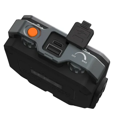 Latarka diodowa Fenix CL28R - widok 4