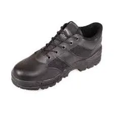 Buty taktyczne MIL-TEC Security Black z cholewką z połączenia skóry bydlęcej i poliestru oraz podeszewką z izolacji THINSULATE odprowadzającą wilgoć, utrzymując ciepło.