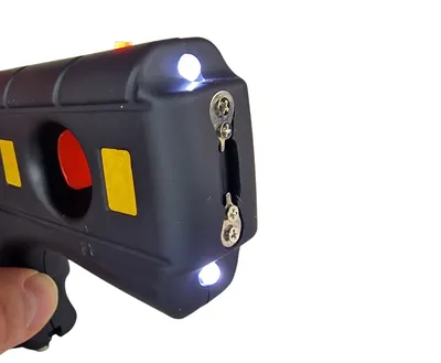 Paralizator z latarką GUARD Shocker Pistol + zawleczka bezpieczeństwa + ładowarka 230V (YC-1305) - widok 3