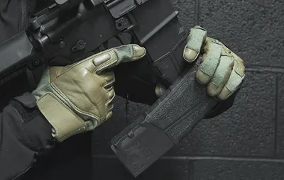 Magazynek Leapers UTG Pro AR15 .223 / 5.56 polimerowy, czarny (RBUAM01) - widok 3