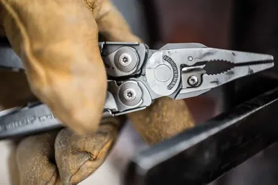 Multitool Leatherman SURGE New Black - 21 narzędzi  (831333) - widok 7